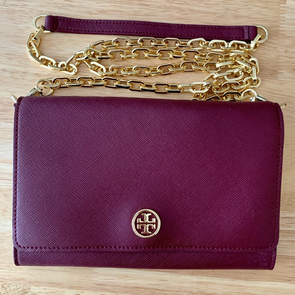 Tory Burch Robinson Chain Wallet in wine